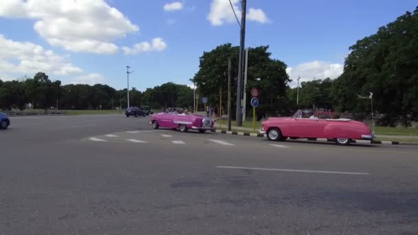 Ulice Hawany Jasnych Kolorach Kubański Styl Życia Słoneczny Dzień Hawana — Wideo stockowe