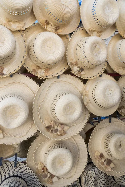 Ausstellung Von Strohhüten Zum Verkauf Cienfuegos Cuba Straßenmarkt Handwerk — Stockfoto