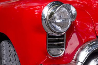 Süslü eski arabalar - Editöryel görüntü - Havana, Küba. Renkli klasik 1950'li yıllarda otomobil. Havana, Küba'da 30 Ekim 2018 fotoğraf