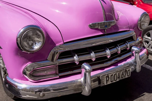 Φανταχτερό Παλιά Αυτοκίνητα Συντακτική Εικόνα Αβάνα Κούβα Αυτοκίνητα Ζωηρόχρωμο Κλασικό — Φωτογραφία Αρχείου