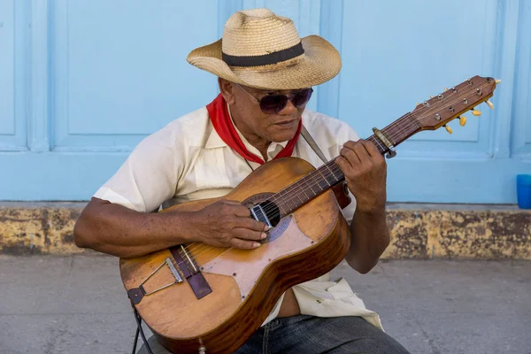 Old Cuban Musician Playing Acoustic Guitar Solo Street Corner Old — Stock Photo, Image