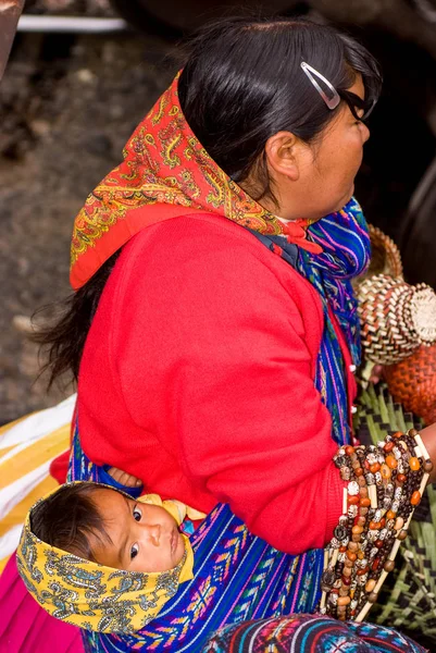 Tarahumara Indická matka-měděný kaňon-Mexiko, — Stock fotografie