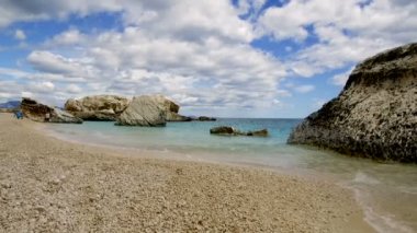 Cala Mariolu ünlü plajı. İtalya Sardinya Nuoro Eyaleti Orosei Körfezi Ulusal Parkı ve Gennargentu Cala Mariolu Dünya Mirası Listesi.