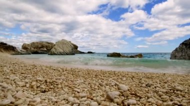 Cala Mariolu ünlü plajı. İtalya Sardinya Nuoro Eyaleti Orosei Körfezi Ulusal Parkı ve Gennargentu Cala Mariolu Dünya Mirası Listesi.