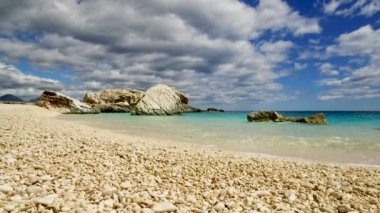 Cala Mariolu ünlü plajı. İtalya Sardinya Nuoro Eyaleti Orosei Körfezi Ulusal Parkı ve Gennargentu Cala Mariolu Dünya Mirası Listesi.