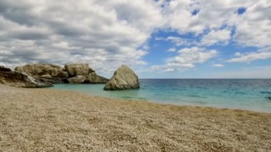 Cala Mariolu ünlü plajı. İtalya Sardinya Nuoro Eyaleti Orosei Körfezi Ulusal Parkı ve Gennargentu Cala Mariolu Dünya Mirası Listesi.