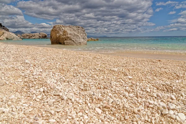 Playa de Cala Mariolu - Italia - Cerdeña —  Fotos de Stock
