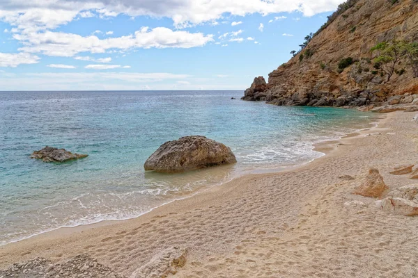 Cala Praia de Mariolu - Itália - Sardenha — Fotografia de Stock