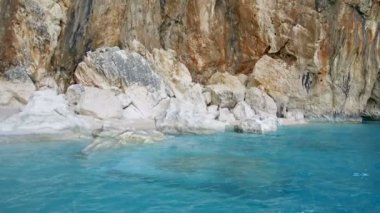 Cala Mariolu ünlü plajı. İtalya Sardinya Nuoro Eyaleti Orosei Körfezi Ulusal Parkı ve Gennargentu Cala Mariolu Dünya Mirası Listesi