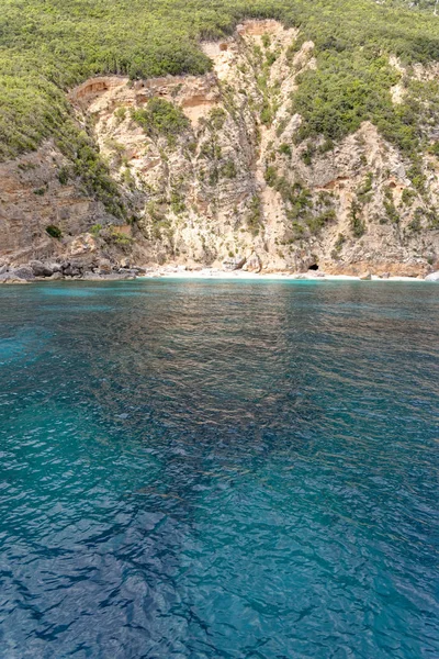 Veleiro ao largo da costa da Sardenha - Itália — Fotografia de Stock