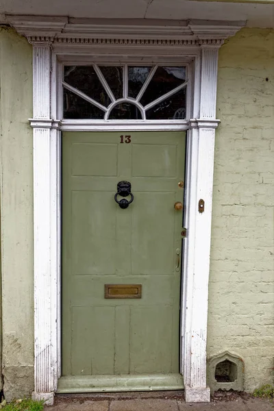 Vista de las casas de la puerta - Winchester, Reino Unido —  Fotos de Stock