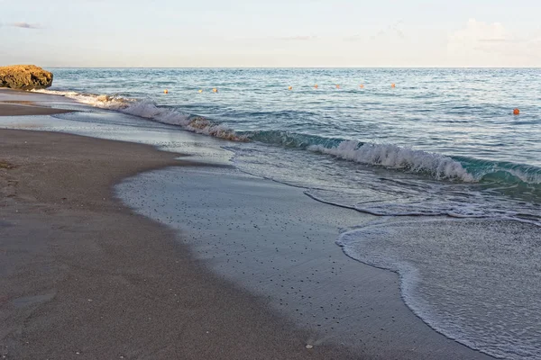 Salida del sol en la playa de Varadero en Cuba — Foto de Stock