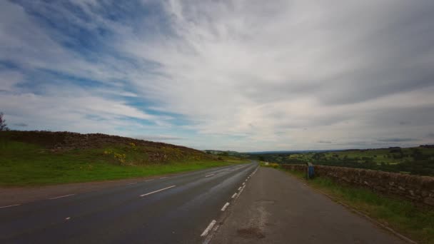 Una Carretera Rural Que Atraviesa Espectacular Paisaje Pennine Área North — Vídeo de stock