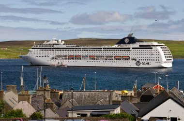 İskoçya 'daki MSC Cruise gemisi, Shetland Adası - İngiltere - 18 Temmuz 2112
