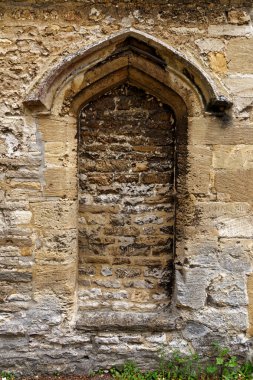 Eski kapı kapanışı - İngiltere Cotswold 'daki Burford' un güzel manzaralı köyü