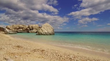 Cala Mariolu ünlü plajı. İtalya Sardinya Nuoro Eyaleti Orosei Körfezi Ulusal Parkı ve Gennargentu Cala Mariolu Dünya Mirası Listesi