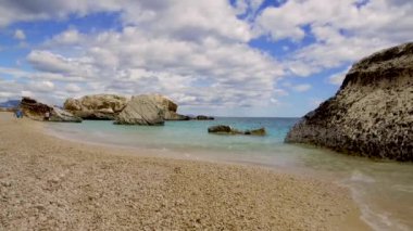 Cala Mariolu ünlü plajı. İtalya Sardinya Nuoro Eyaleti Orosei Körfezi Ulusal Parkı ve Gennargentu Cala Mariolu Dünya Mirası Listesi