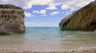 Cala Mariolu ünlü plajı. İtalya Sardinya Nuoro Eyaleti Orosei Körfezi Ulusal Parkı ve Gennargentu Cala Mariolu Dünya Mirası Listesi