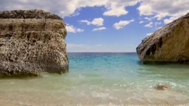 Cala Mariolu ünlü plajı. İtalya Sardinya Nuoro Eyaleti Orosei Körfezi Ulusal Parkı ve Gennargentu Cala Mariolu Dünya Mirası Listesi