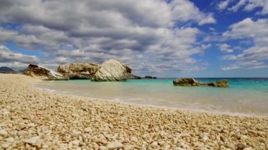 Cala Mariolu ünlü plajı. İtalya Sardinya Nuoro Eyaleti Orosei Körfezi Ulusal Parkı ve Gennargentu Cala Mariolu Dünya Mirası Listesi