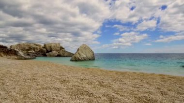 Cala Mariolu ünlü plajı. İtalya Sardinya Nuoro Eyaleti Orosei Körfezi Ulusal Parkı ve Gennargentu Cala Mariolu Dünya Mirası Listesi