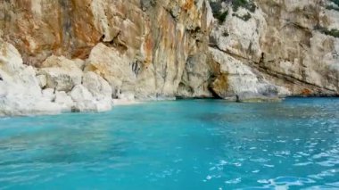 Cala Mariolu ünlü plajı. İtalya Sardinya Nuoro Eyaleti Orosei Körfezi Ulusal Parkı ve Gennargentu Cala Mariolu Dünya Mirası Listesi