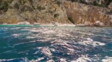 Cala Mariolu ünlü plajı. İtalya Sardinya Nuoro Eyaleti Orosei Körfezi Ulusal Parkı ve Gennargentu Cala Mariolu Dünya Mirası Listesi