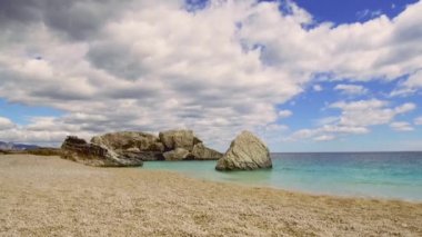 Cala Mariolu ünlü plajı. İtalya Sardinya Nuoro Eyaleti Orosei Körfezi Ulusal Parkı ve Gennargentu Cala Mariolu Dünya Mirası Listesi