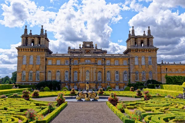 İngiltere, Woodstock 'taki Blenheim Sarayı. Winston Churchill 'in doğduğu yer ve Marlborough Düklerinin evi - 1 Ağustos 2020