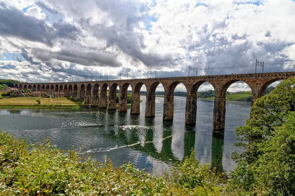 Kraliyet Sınır Köprüsü Berwick Tweed Deki Tweed Nehri Nden Geçen — Stok fotoğraf