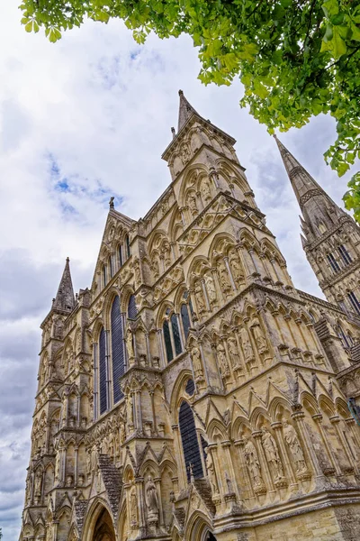 Medieval Spire Salisbury Cathedral Close Salisbury Wiltshire Inglaterra Reino Unido — Fotografia de Stock