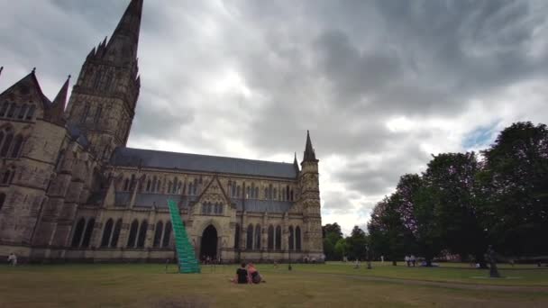 Middeleeuwse Torenspits Van Kathedraal Van Salisbury Buurt Van Salisbury Wiltshire — Stockvideo