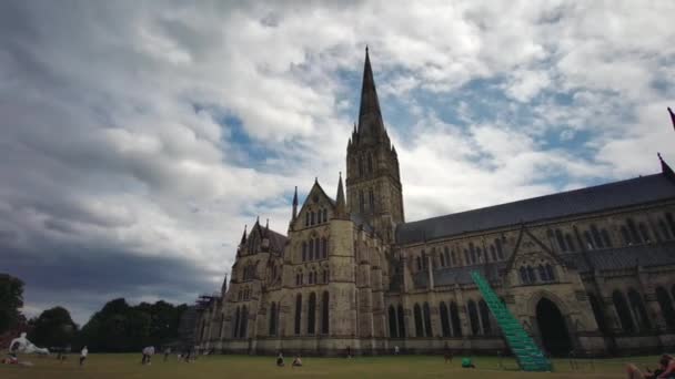 Middeleeuwse Torenspits Van Kathedraal Van Salisbury Buurt Van Salisbury Wiltshire — Stockvideo