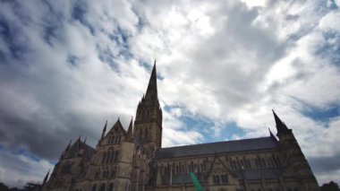 Salisbury Katedrali 'nin ortaçağ kulesi Salisbury, Wiltshire, İngiltere - 19 Temmuz 2020
