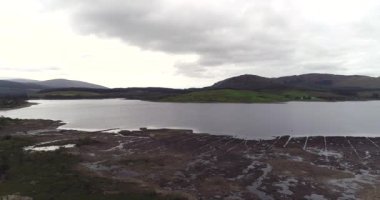 Clatteringshaws Gölünün, Galloway Orman Parkı, Dumfries ve Galloway 'in havadan görünüşü - Birleşik Krallık