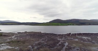 Clatteringshaws Gölünün, Galloway Orman Parkı, Dumfries ve Galloway 'in havadan görünüşü - Birleşik Krallık