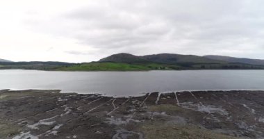 Clatteringshaws Gölünün, Galloway Orman Parkı, Dumfries ve Galloway 'in havadan görünüşü - Birleşik Krallık