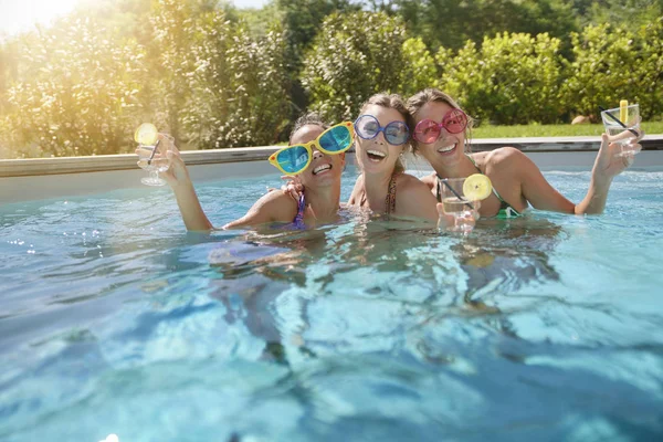 Girl Friends Swimming Pool Bachelor Party — Stock Photo, Image