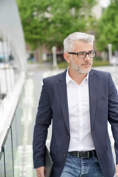 Uomo Affari Che Cammina Lavorare Strada — Foto Stock