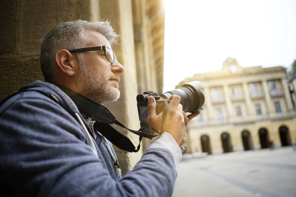 Photographer European City Taking Picture Buildings — Stock Photo, Image