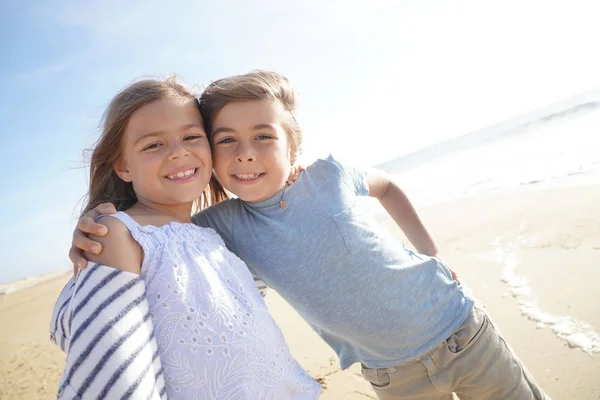 Porträt Glücklicher Kinder Strand — Stockfoto