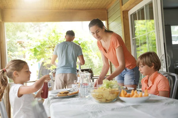 Family Vacation Having Outdoor Lunch — Stock Photo, Image