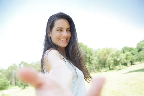 Retrato Mulher Morena Bonita Sorridente — Fotografia de Stock