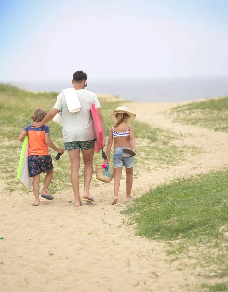 Family Walking Beach Sand Dune Path — Stock Photo, Image