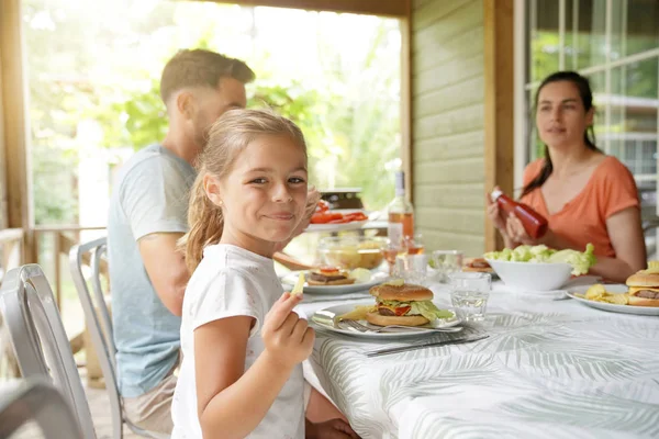 Familj Semester Att Utomhus Lunch — Stockfoto