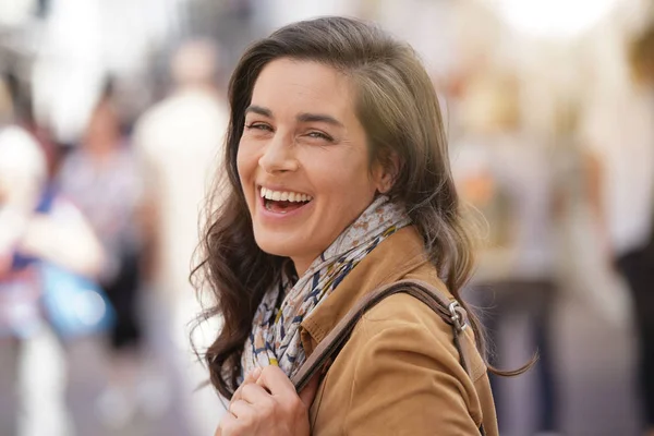 Attractive Brunette Woman Walking Town — Stock Photo, Image