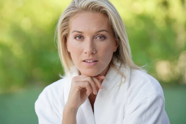 Retrato Una Hermosa Mujer Rubia Años —  Fotos de Stock