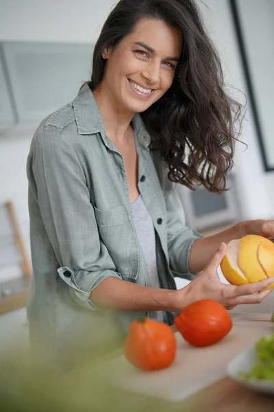 Woman Home Kitchen Preparing Lunch Salad — Stock Photo, Image