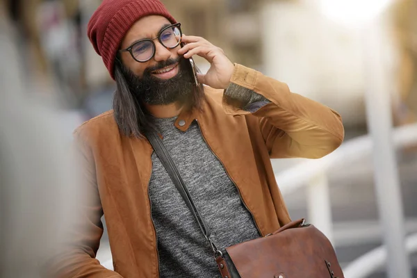 Portrait Hipster Guy Street Talking Phone — Stock Photo, Image
