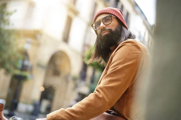 Hipster Guy Standing Bicycle Street — Stock Photo, Image